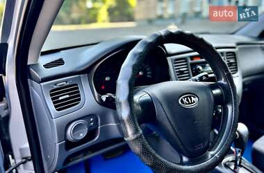 Хэтчбек Kia Rio 2007 в 
