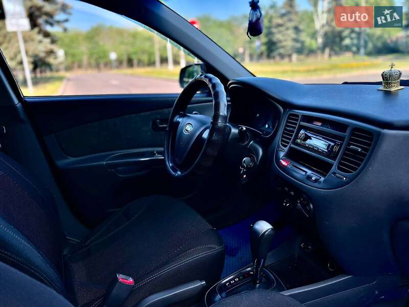 Хэтчбек Kia Rio 2007 в Николаеве