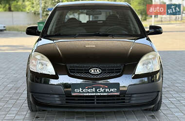 Хэтчбек Kia Rio 2008 в 