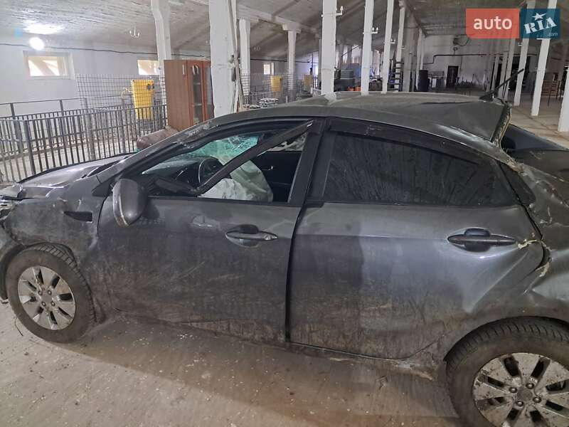 Седан Kia Rio 2013 в Иршаве