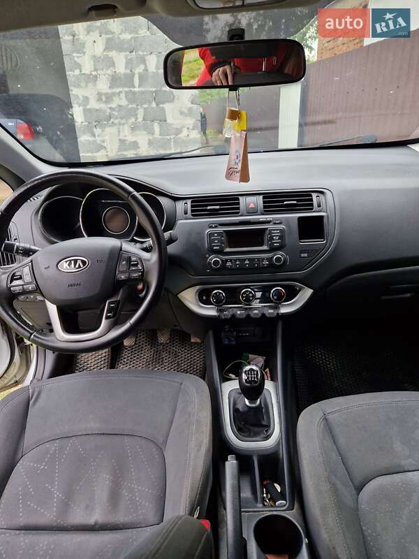 Хетчбек Kia Rio 2011 в Калуші