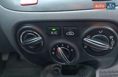 Седан Kia Rio 2011 в 