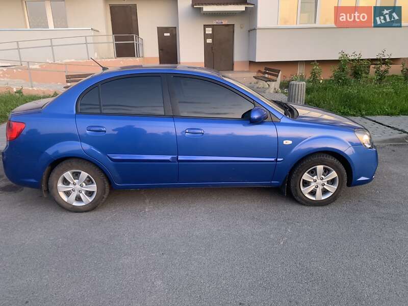 Седан Kia Rio 2011 в Вінниці