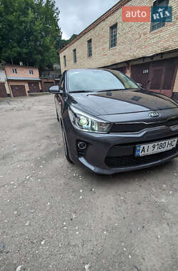 Хэтчбек Kia Rio 2017 в 