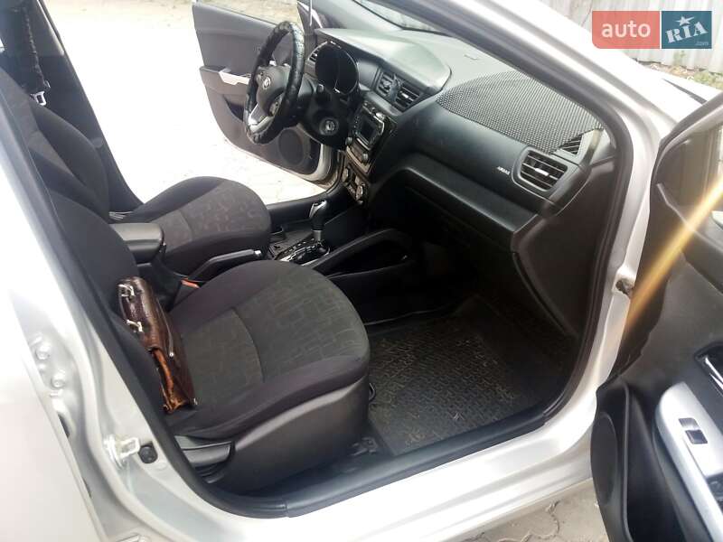 Хэтчбек Kia Rio 2013 в Днепре