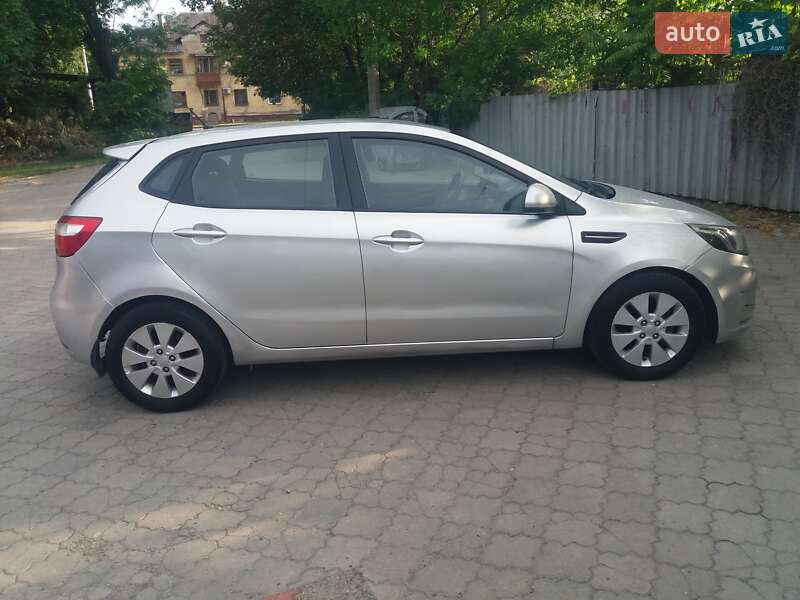 Хэтчбек Kia Rio 2013 в Днепре