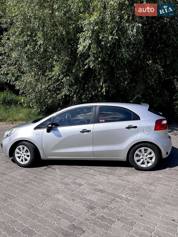 Хетчбек Kia Rio 2012 в Львові