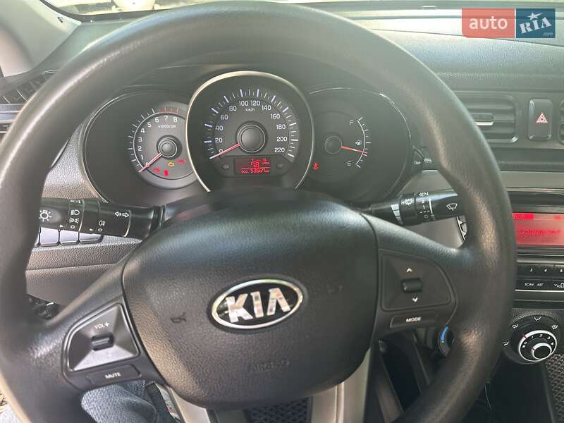 Седан Kia Rio 2013 в Коростишеві