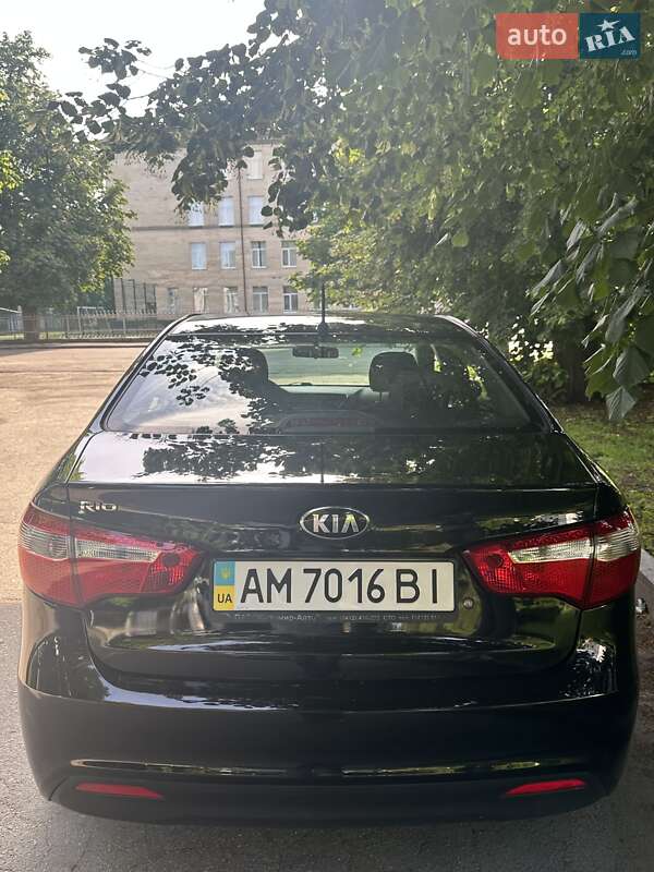 Седан Kia Rio 2013 в Коростишеві