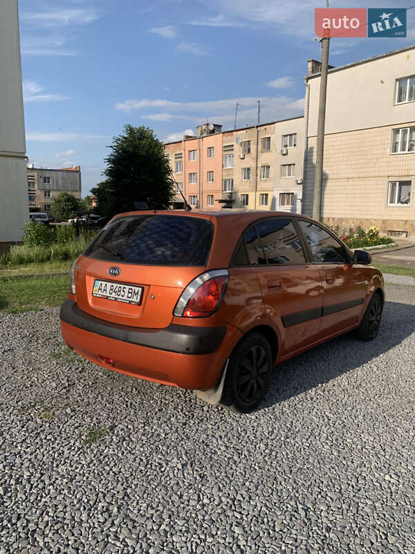 Хэтчбек Kia Rio 2006 в Заре