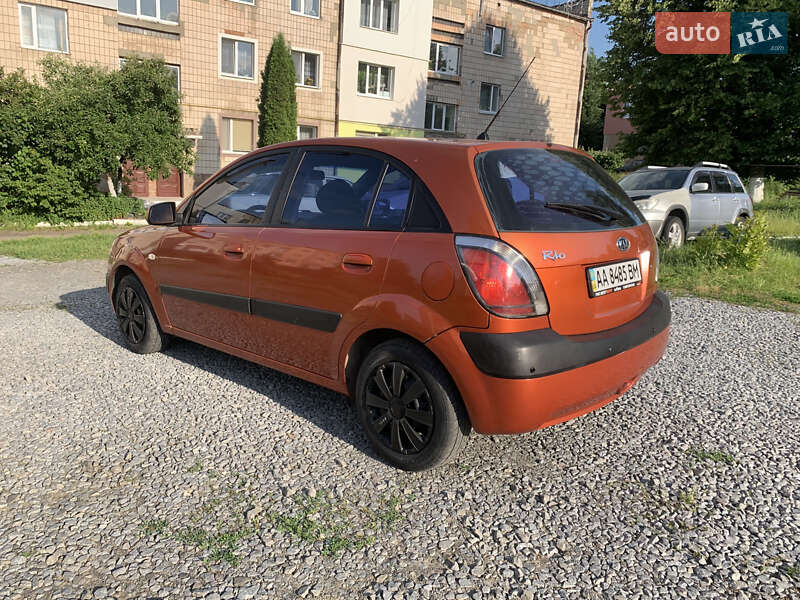 Хэтчбек Kia Rio 2006 в Заре