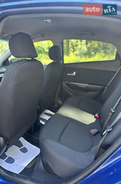 Седан Kia Rio 2012 в 