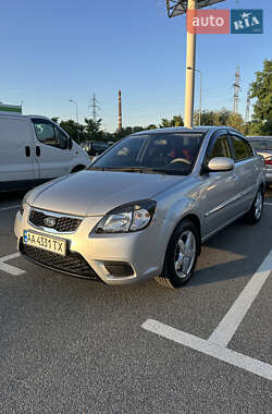 Седан Kia Rio 2011 в Києві