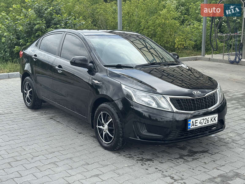 Седан Kia Rio 2013 в Полтаві