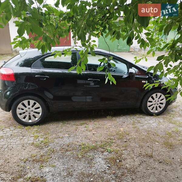 Хэтчбек Kia Rio 2012 в Житомире