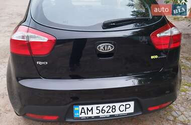 Хэтчбек Kia Rio 2012 в 