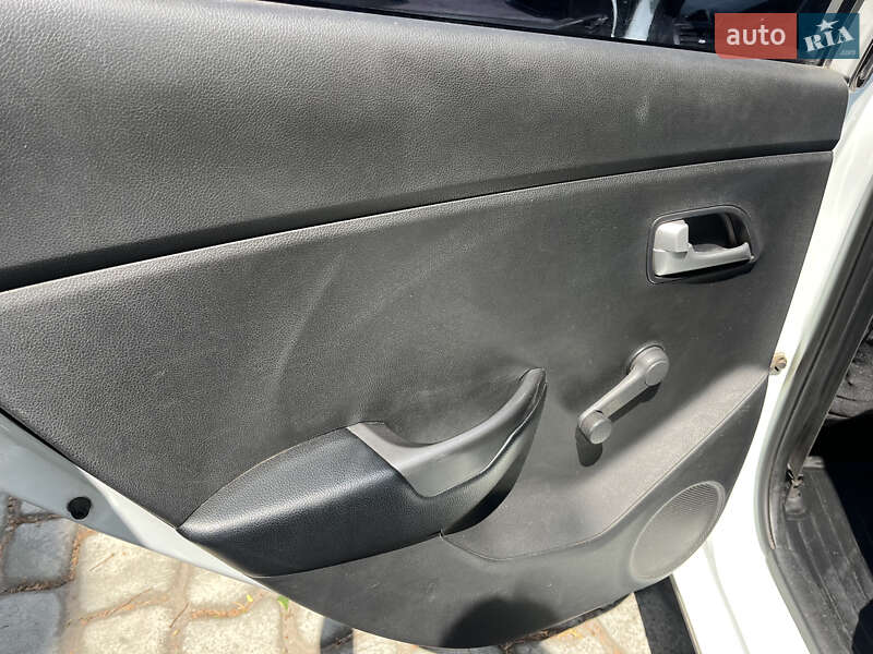 Хэтчбек Kia Rio 2012 в Белой Церкви фото 15 Хэтчбек Kia Rio 2012 в Белой Церкви