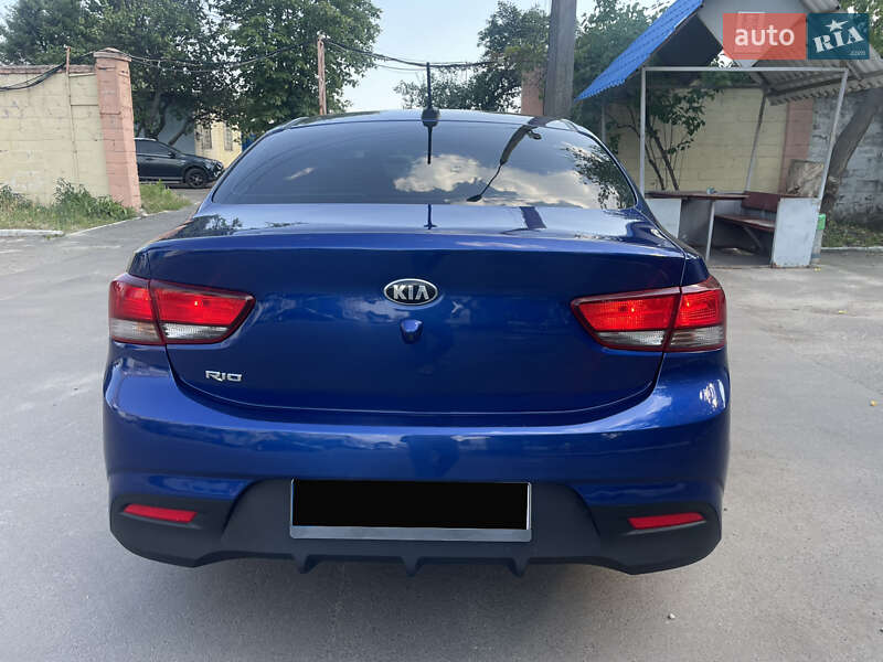 Седан Kia Rio 2018 в Киеве