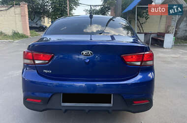 Седан Kia Rio 2018 в 