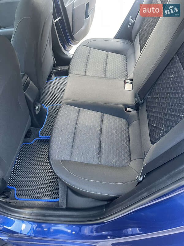 Седан Kia Rio 2018 в Киеве