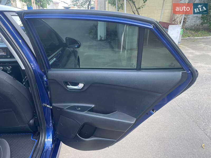 Седан Kia Rio 2018 в Киеве