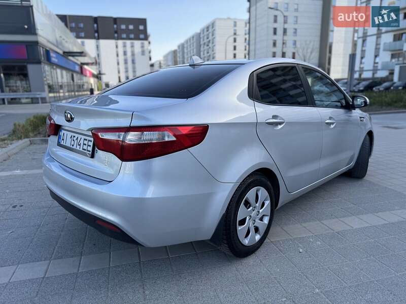 Седан Kia Rio 2013 в Києві