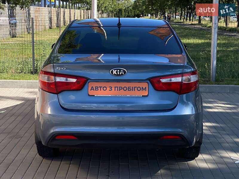 Седан Kia Rio 2013 в Днепре
