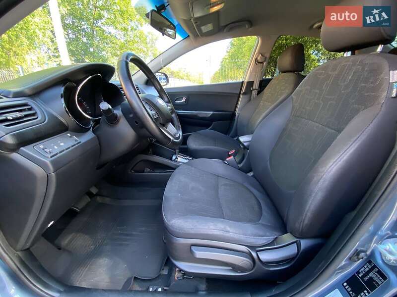 Седан Kia Rio 2013 в Днепре