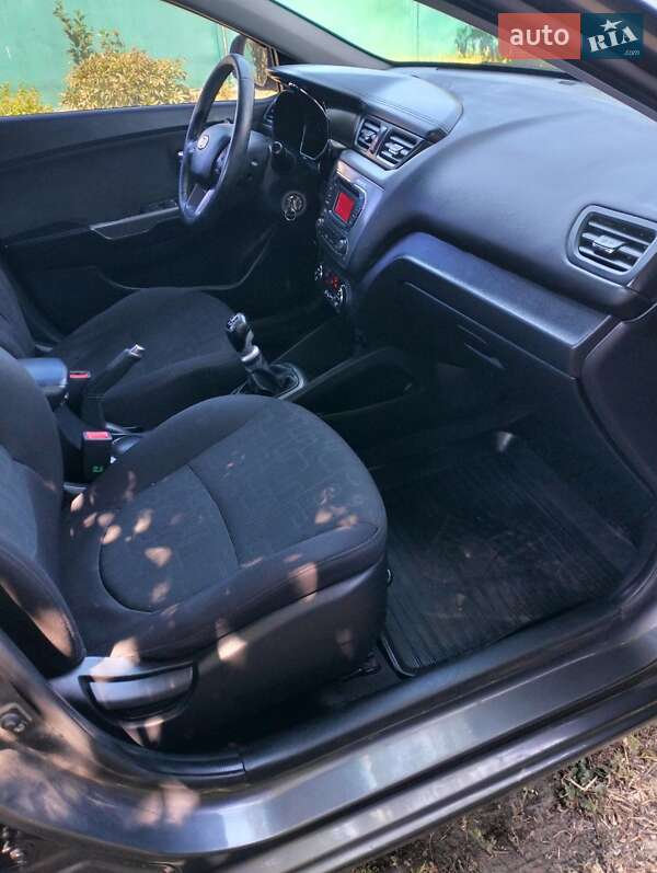 Седан Kia Rio 2012 в Смеле
