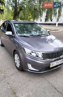 Седан Kia Rio 2012 в Смілі