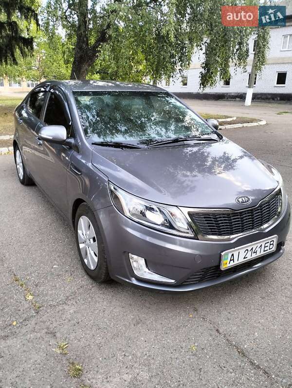 Седан Kia Rio 2012 в Смеле