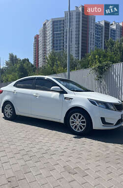 Седан Kia Rio 2013 в Киеве