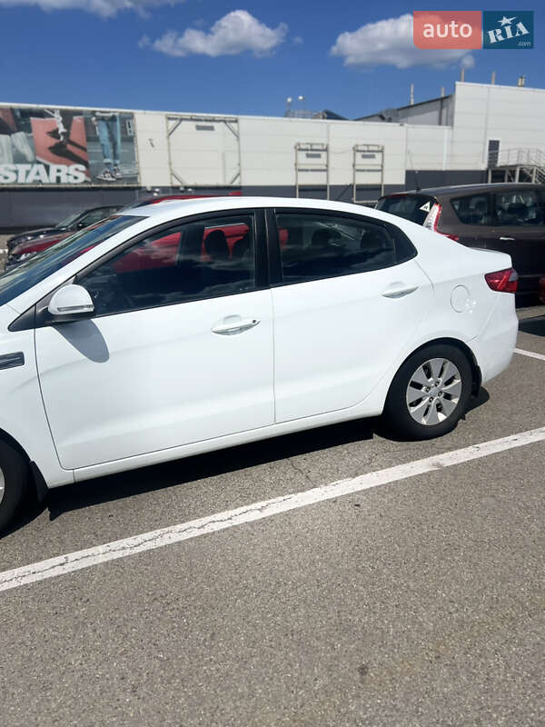 Седан Kia Rio 2012 в Киеве