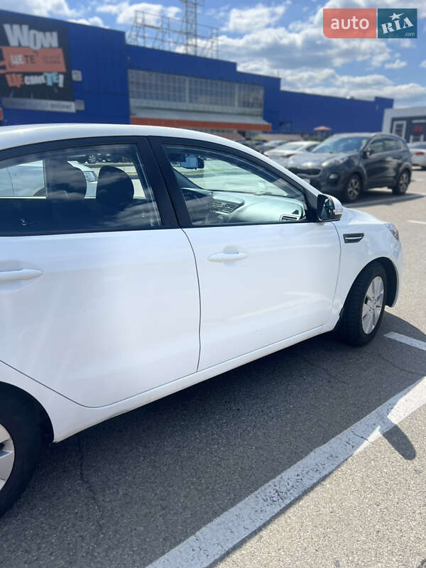 Седан Kia Rio 2012 в Киеве