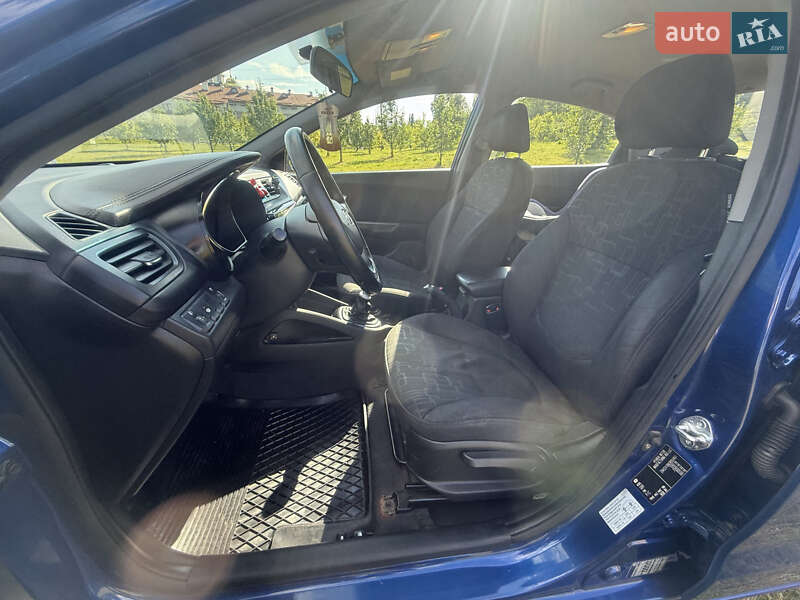 Седан Kia Rio 2012 в Львове
