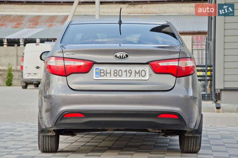 Седан Kia Rio 2011 в Сарнах