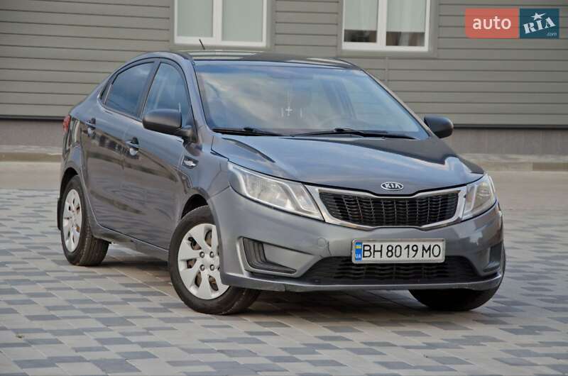 Седан Kia Rio 2011 в Сарнах