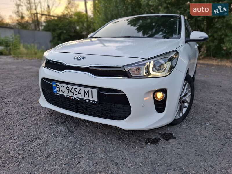 Хэтчбек Kia Rio 2017 в Львове