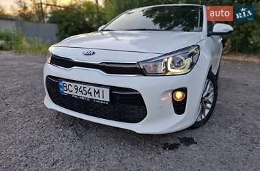 Хэтчбек Kia Rio 2017 в 