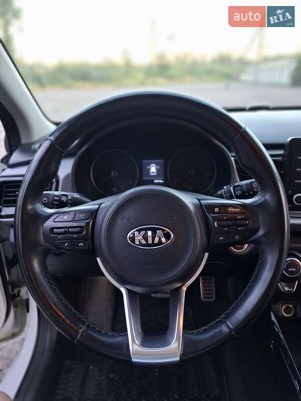 Хэтчбек Kia Rio 2017 в Львове