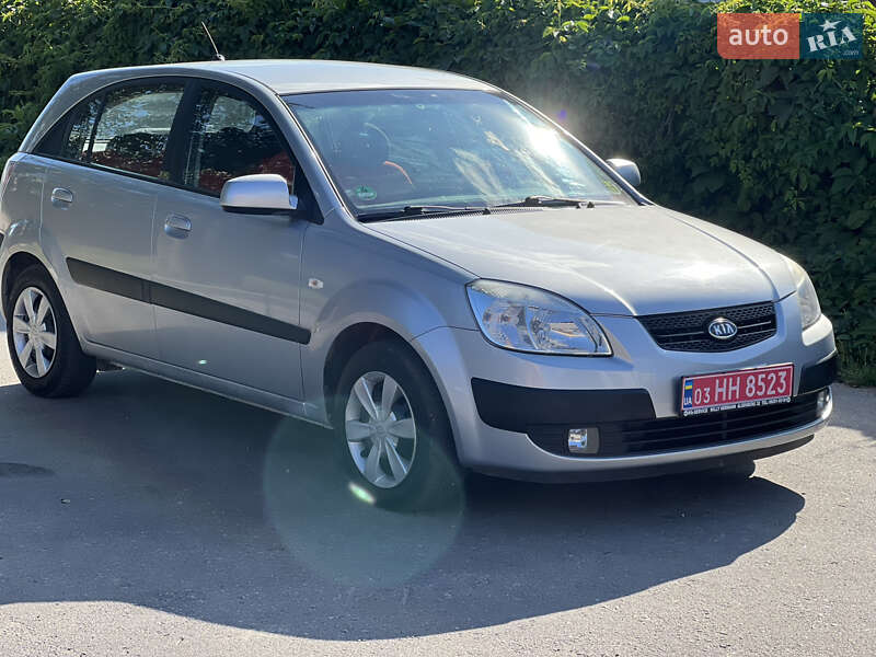 Хэтчбек Kia Rio 2006 в Виннице