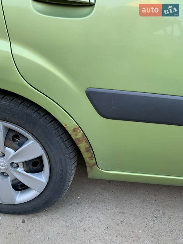 Хэтчбек Kia Rio 2008 в Киеве