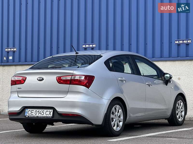 Седан Kia Rio 2015 в Львове
