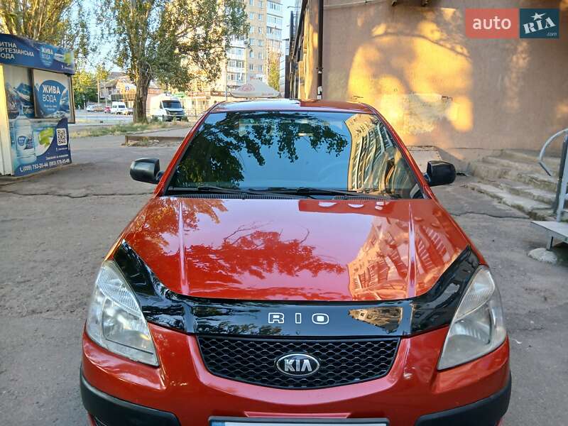 Седан Kia Rio 2007 в Николаеве