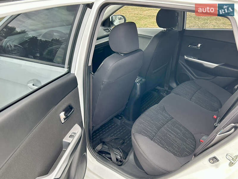 Хэтчбек Kia Rio 2012 в Белой Церкви