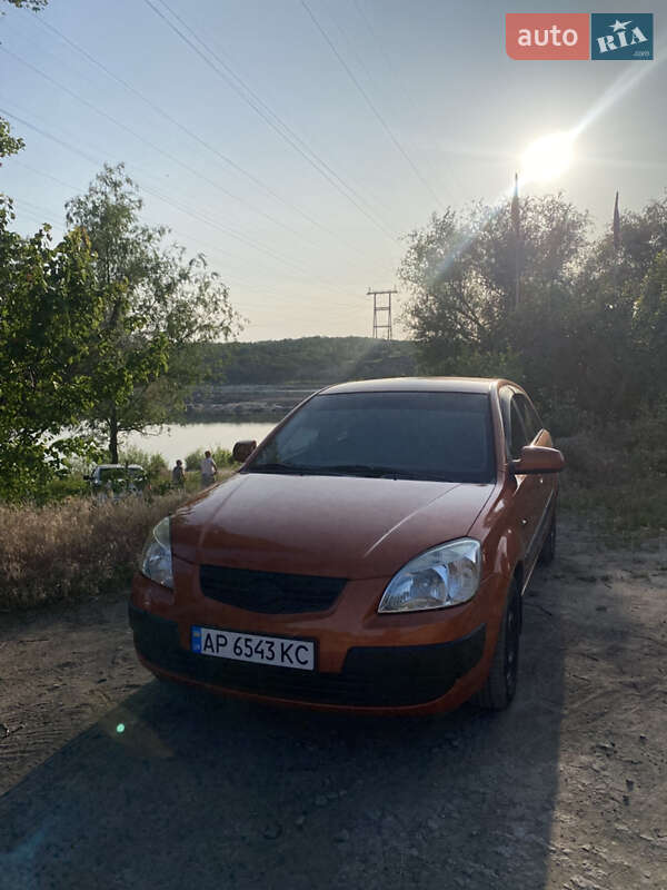 Хэтчбек Kia Rio 2006 в Запорожье