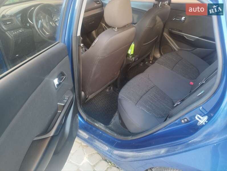 Седан Kia Rio 2012 в Львове