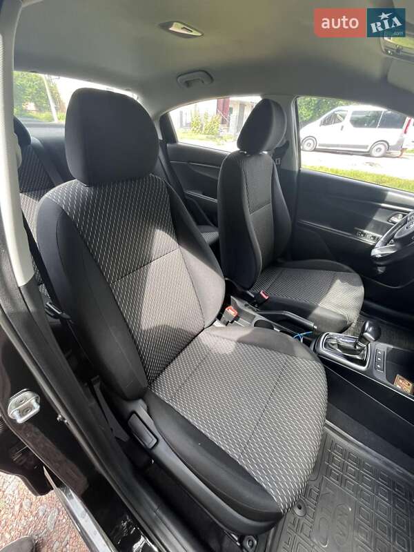 Седан Kia Rio 2017 в Прилуках