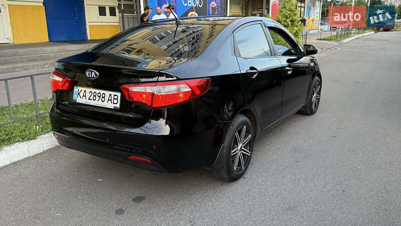 Седан Kia Rio 2013 в Киеве