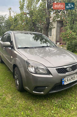 Седан Kia Rio 2010 в Яготине